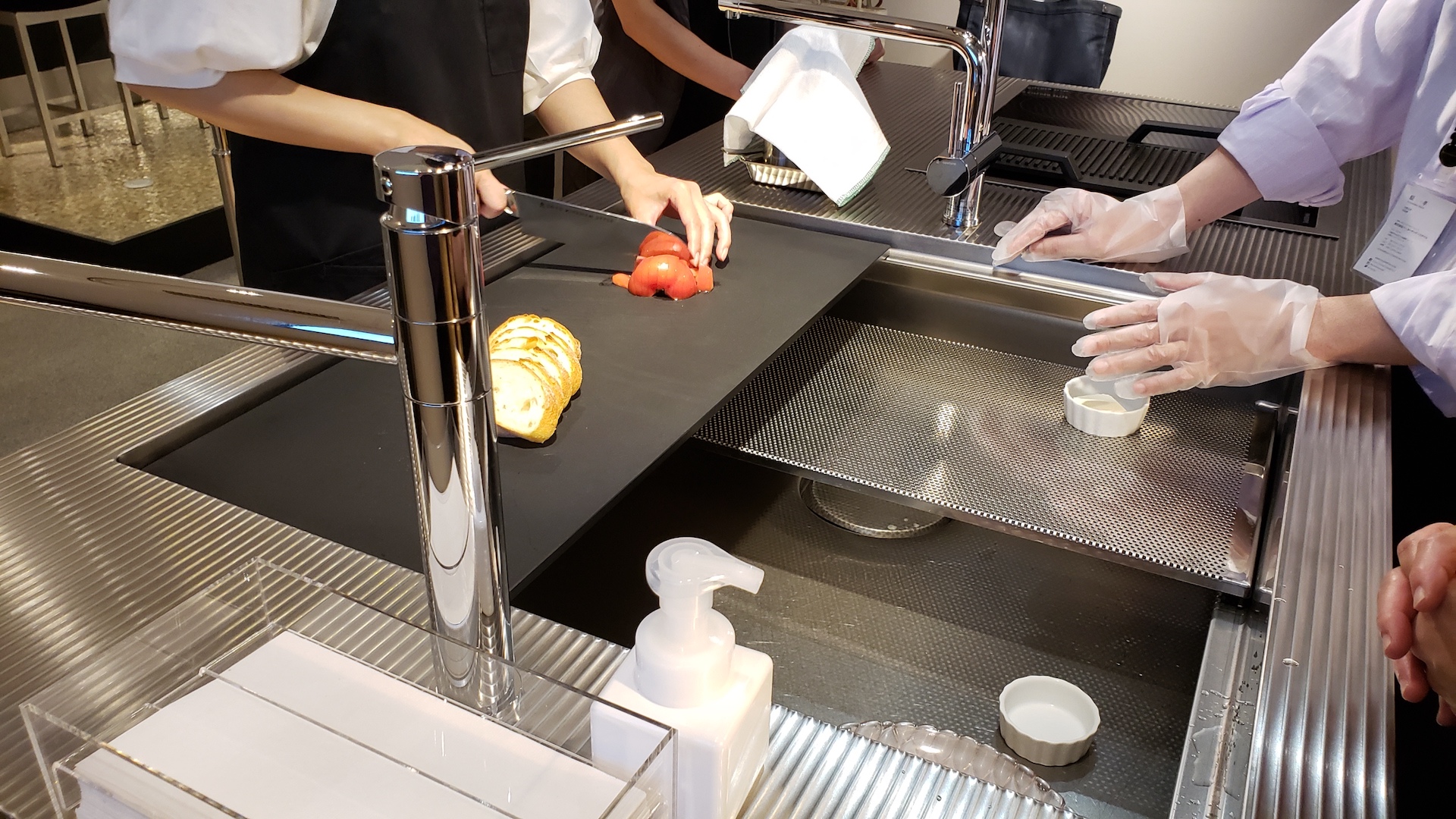 TOYO Kitchen『ゼロ動線キッチン』をショールームで体験してきました♪②